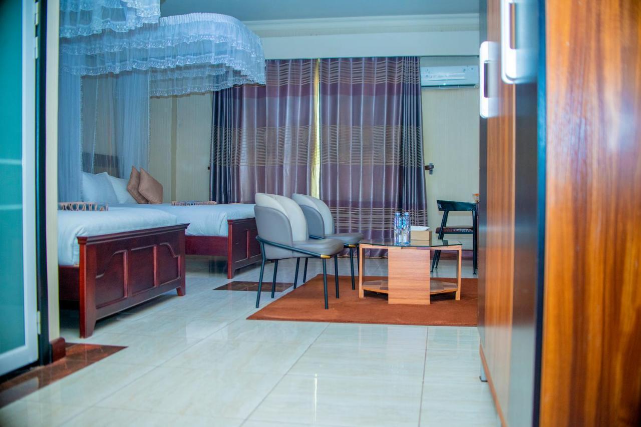 Hera Hotel Kampala Exterior photo