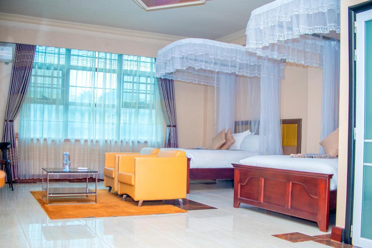 Hera Hotel Kampala Exterior photo